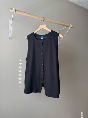Old Navy Black Ribbed Button-Front Sleeveless Tank
